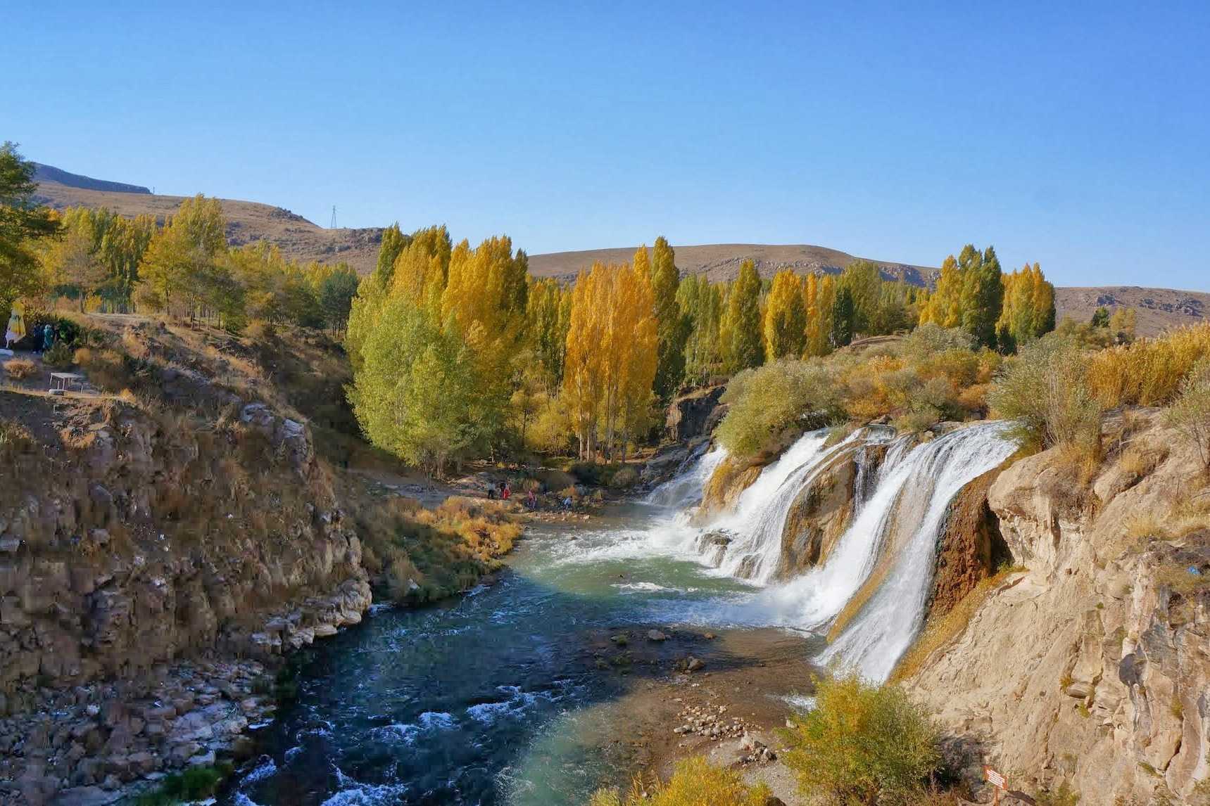 آبشار مرادیه (Muradiye Şelalesi)